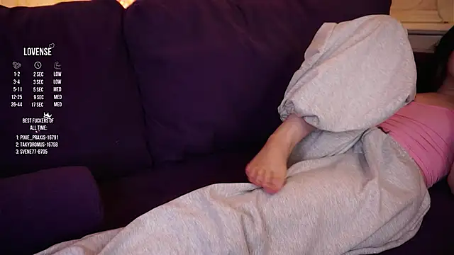 GillianDowdey live sex cam