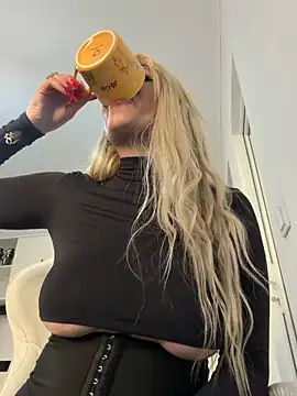 SonyaJoy's cam snapshot