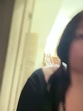 YourLittleDevil's cam snapshot