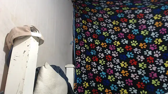 ELIZABET2-'s cam snapshot