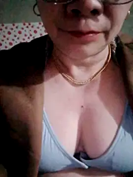 small-house123's cam snapshot