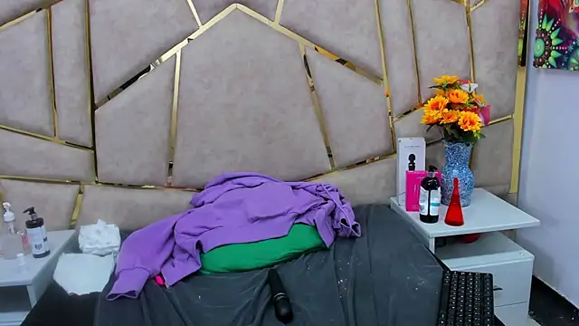 Kloe_Candy1's cam snapshot