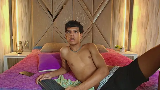 Hotcouple_222 live sex cam