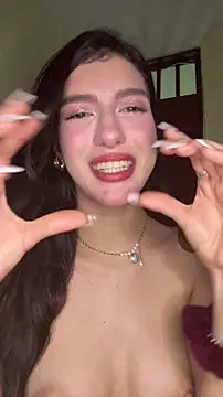 Emily-hottson's cam snapshot