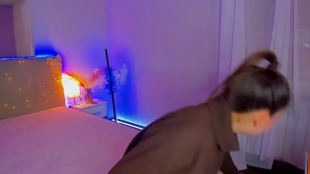 Laura_Leee's cam snapshot