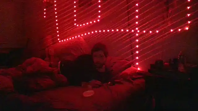 Redriddinghood8 live sex cam