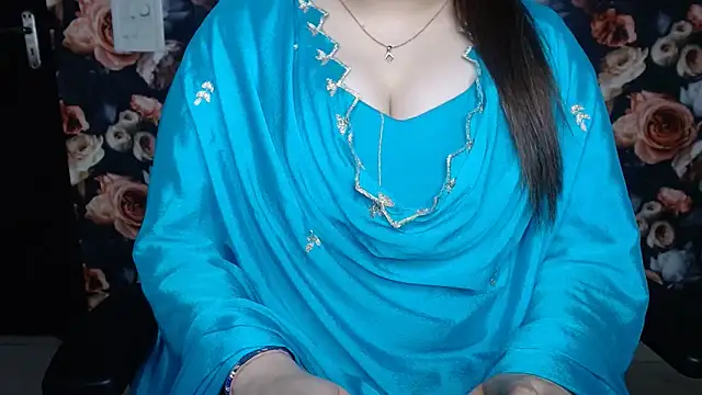 green_girl's cam snapshot