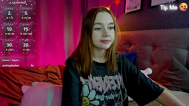 Lesi_Moonie01's cam snapshot