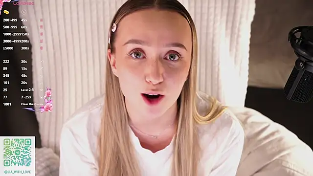 HollisBeckett live sex cam