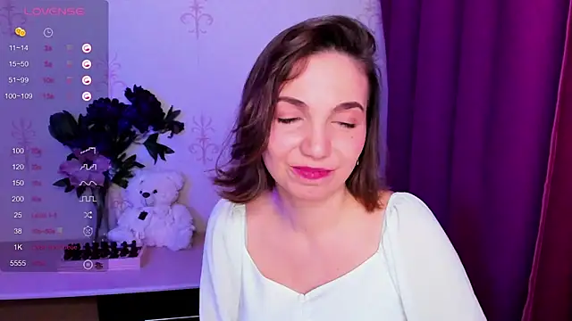 KindHazelHere_'s cam snapshot