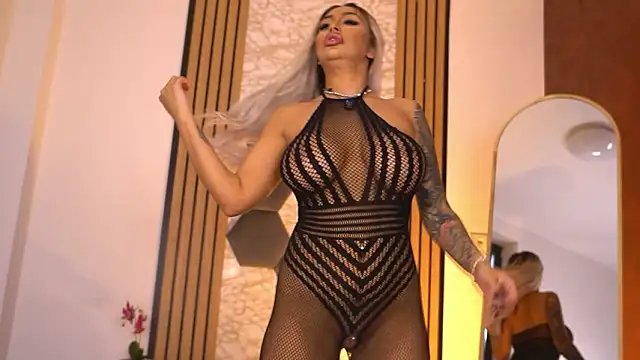 GoldenAmber live sex cam