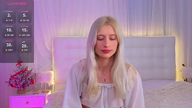 Monica_Leen's cam snapshot