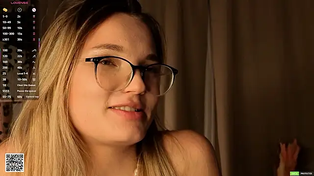 JulieLupo's cam snapshot