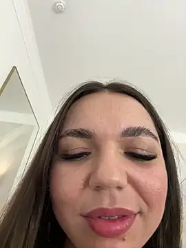 CamillaLarson's cam snapshot