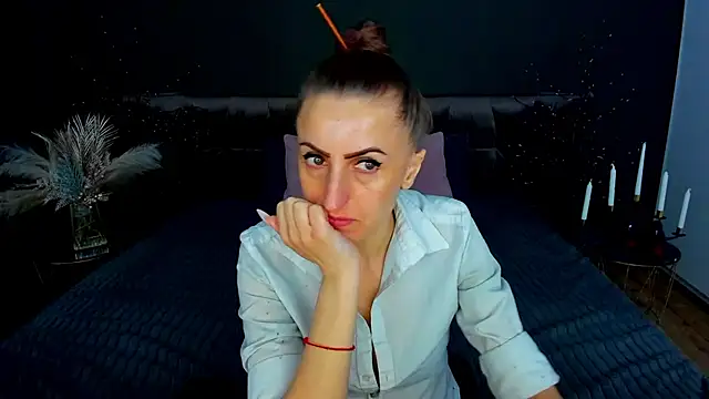 Rebecca_Diamond's cam snapshot