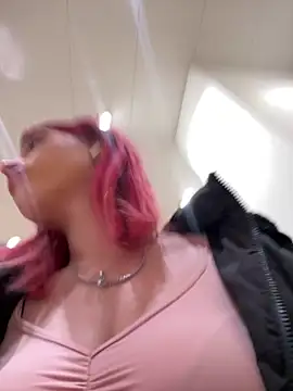 RiriRoseey's cam snapshot