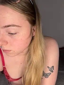 Bayleighjohnson18's cam snapshot