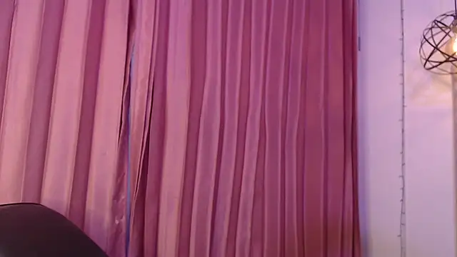 antonella_rosecs's cam snapshot