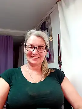 irinamaux live sex cam