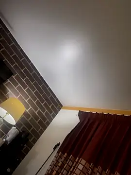 KITTYBOOBOOFUXX's cam snapshot