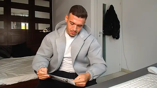 ElijahThorne's cam snapshot