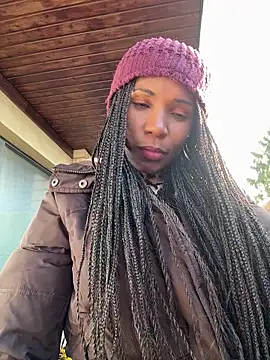 ShantelSexyYoungMilfie's cam snapshot