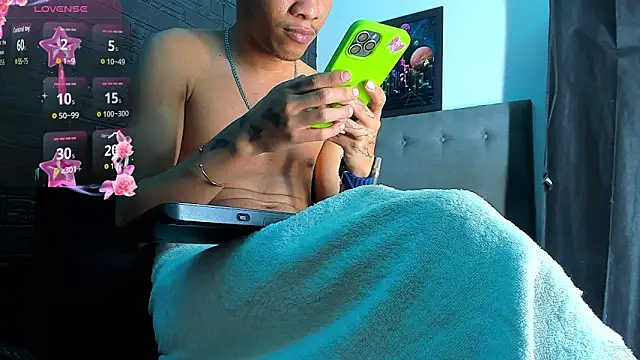 Romancartier_1's cam snapshot