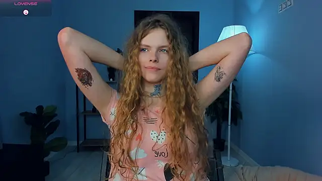 RayaNenlia's cam snapshot