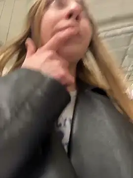 Sunny___Bunny's cam snapshot