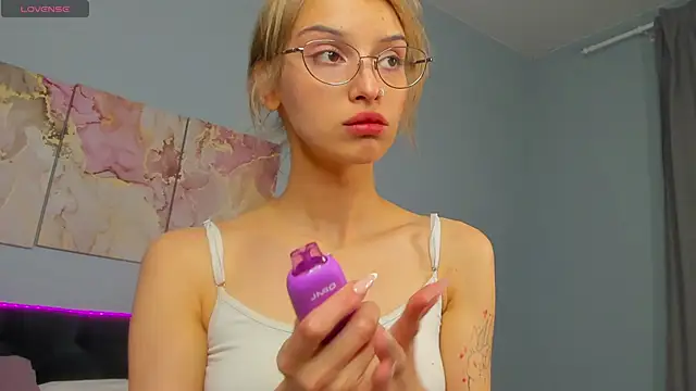 Ameli_Shell's cam snapshot