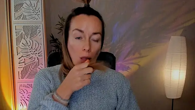 RebeccaMartinez live sex cam