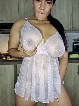 karla-bruni's cam snapshot