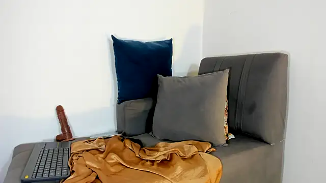 Amelie_hills02's cam snapshot