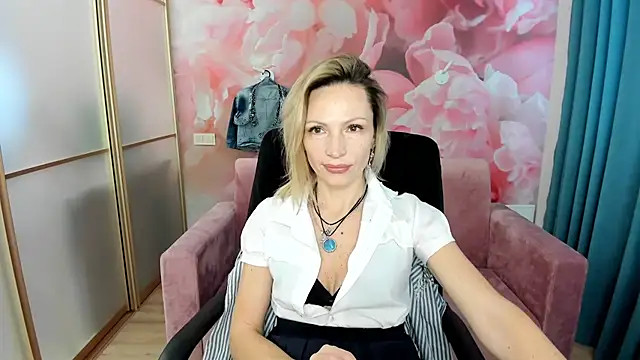 AlinaMoor's cam snapshot