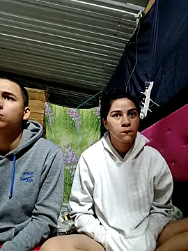 Mia_axell live sex cam