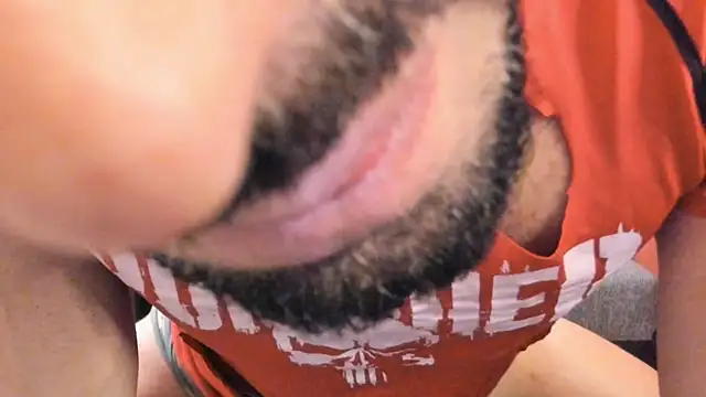 HotHunkTrainer's cam snapshot