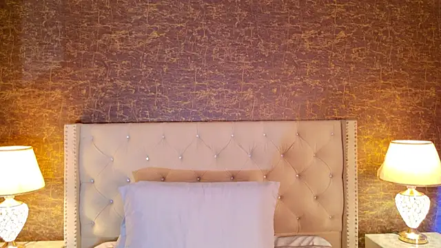 annie_hawk's cam snapshot