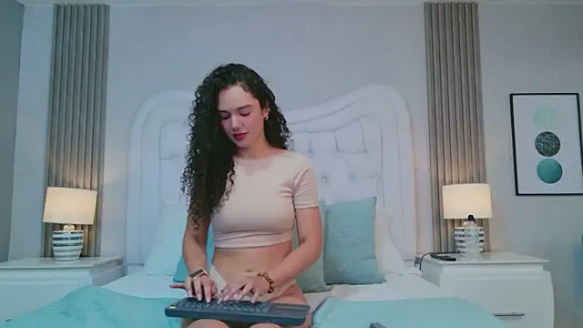 RoxanaAngel's cam snapshot