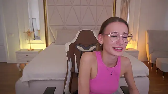 CozyMell's cam snapshot