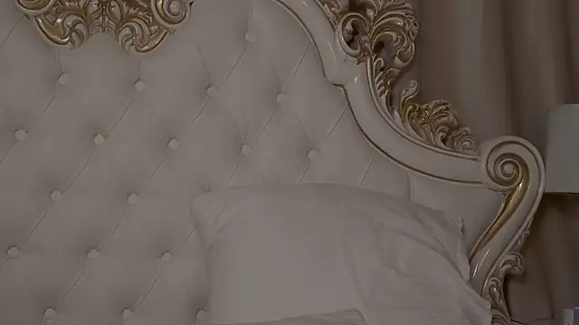 MeganStrain live sex cam