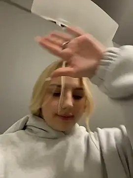 Sky_Cutie's cam snapshot