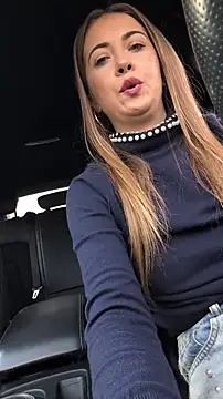 Risky_julia2330's cam snapshot