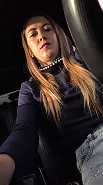 Risky_julia2330's cam snapshot