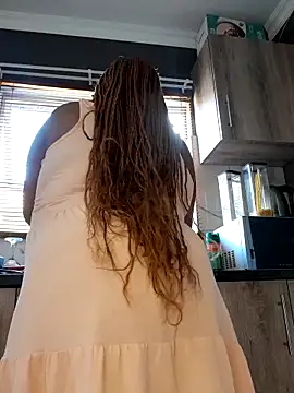 SWEETDOLLY29XX live sex cam