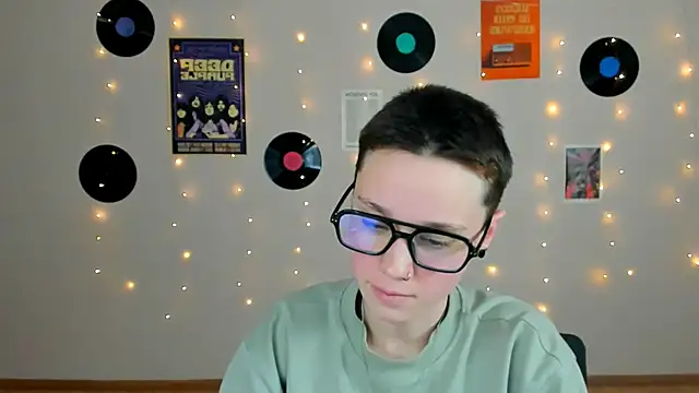 emi_fade's cam snapshot