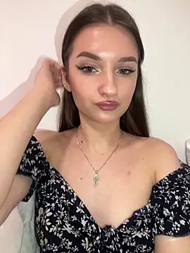 Green_eyes_lady's cam snapshot