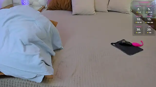 NaughtyLoryy's cam snapshot