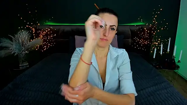 Rebecca_Diamond's cam snapshot