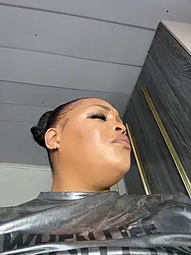 Iam-Sharifa's cam snapshot