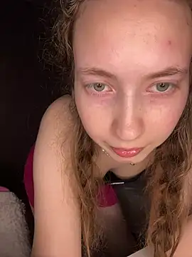 Holy_Poly's cam snapshot